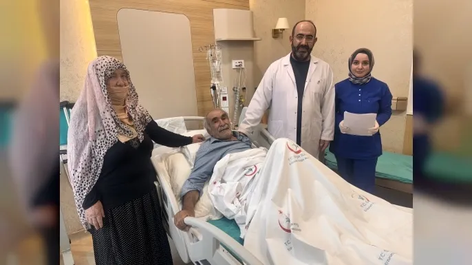 Bidondaki benzini ateşle anlamaya çalıştı, bacağı yandı