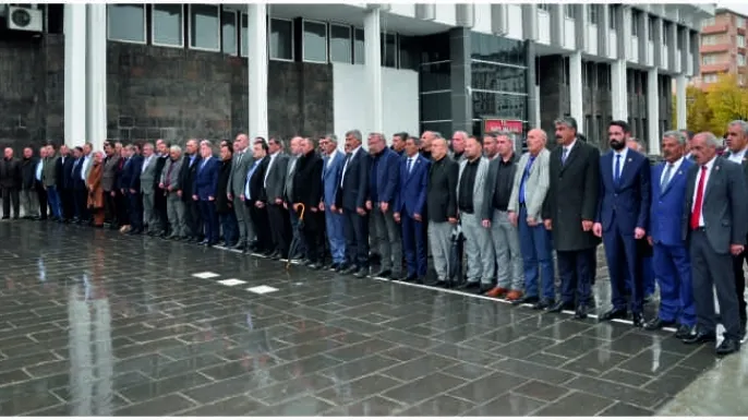 Kars'ta Muhtarlar Günü coşkusu: Demokrasinin ilk halkası kutlandı