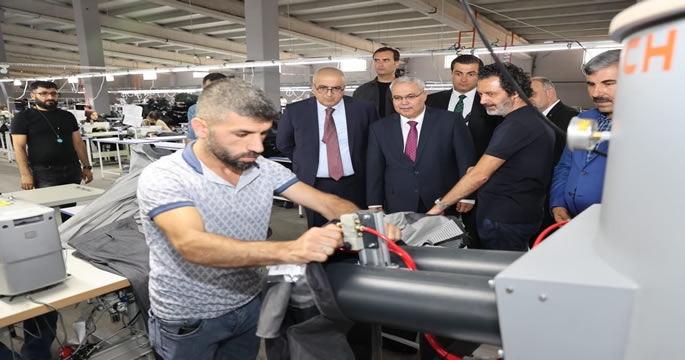 Muş Valisi Gündüzöz’den Sungu çıkarması! Tekstil atölyesini ziyaret etti