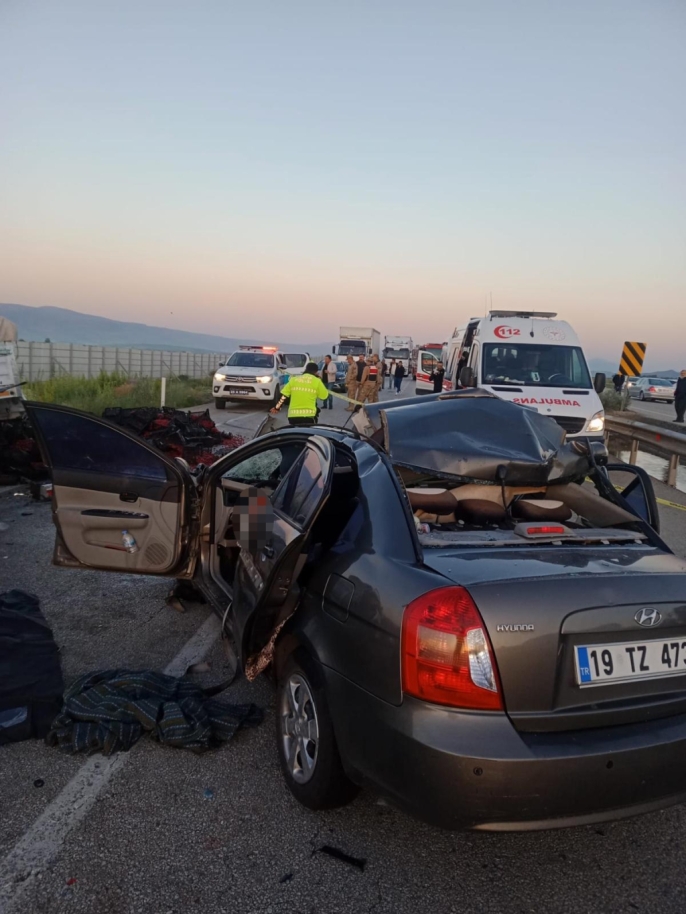 Erzurum kara yolunda kanlı kaza: 3 can kaybı, 3 yaralı 1