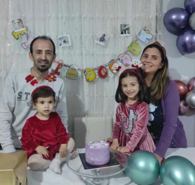 Sağlıkçı anne baba ve 2 kız çocuğu, trafik kazasında yaşamını yitirdi