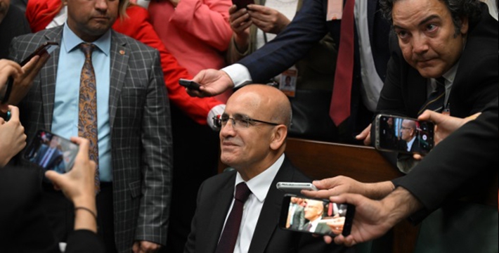 AK Parti grup toplantısına damga vuran kare!