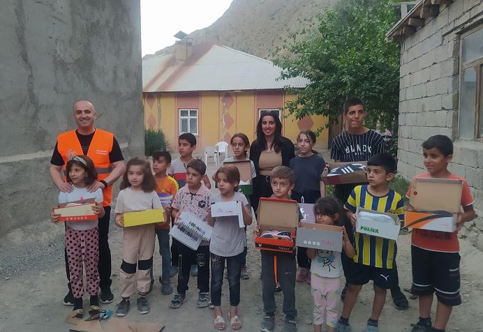 Hakkari Gençlik ve Engelliler Derneği'nden 300 yetim ve engelliye destek