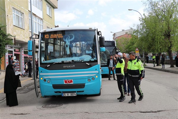 Şehir içi otobüslerinin karıştığı kazada 15 yolcu yaralandı