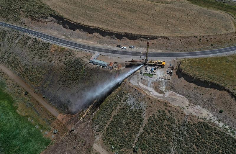 Van'da 750 metre derinlikte jeotermal su kaynağına ulaşıldı