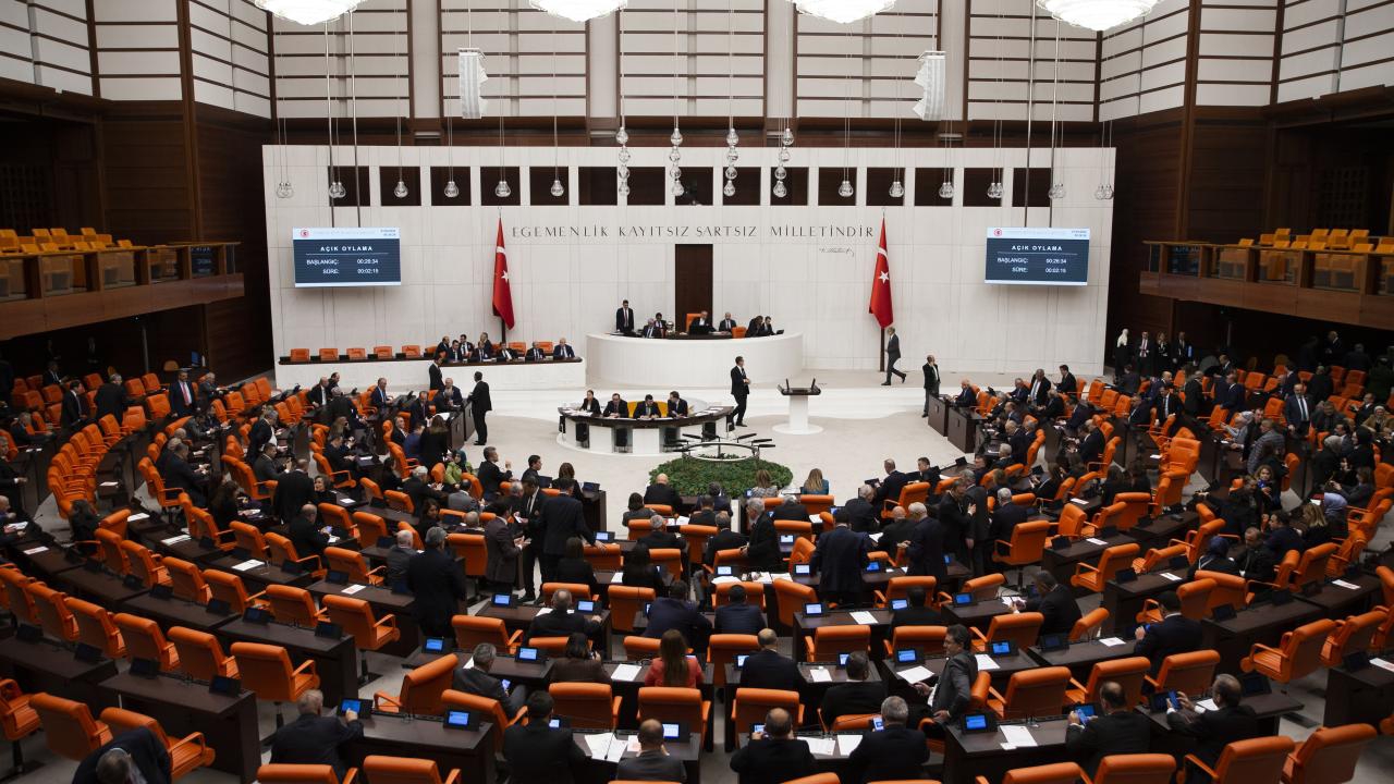 Vekillerimiz ant içti!