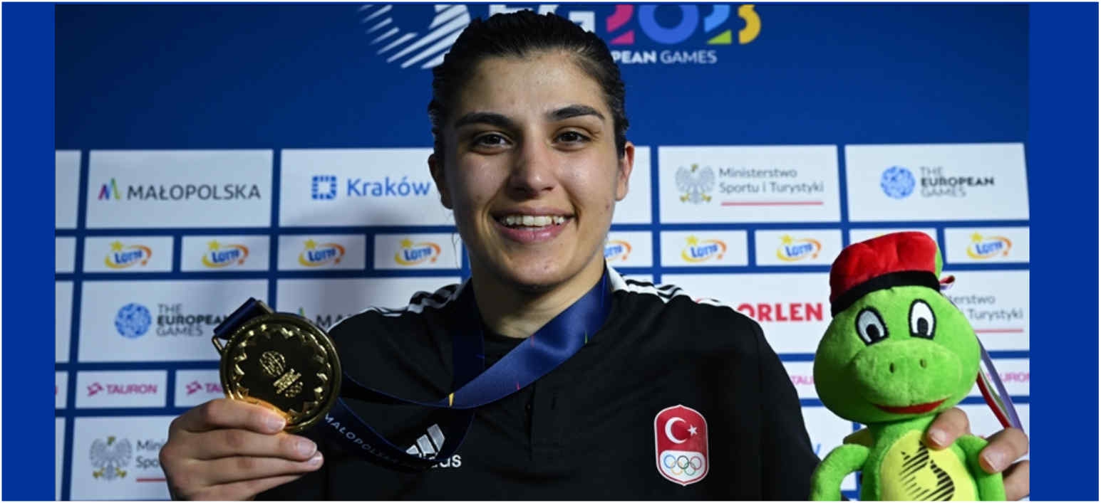 Milli boksör Busenaz Sürmeneli'den 3. Avrupa Oyunları'nda altın madalya