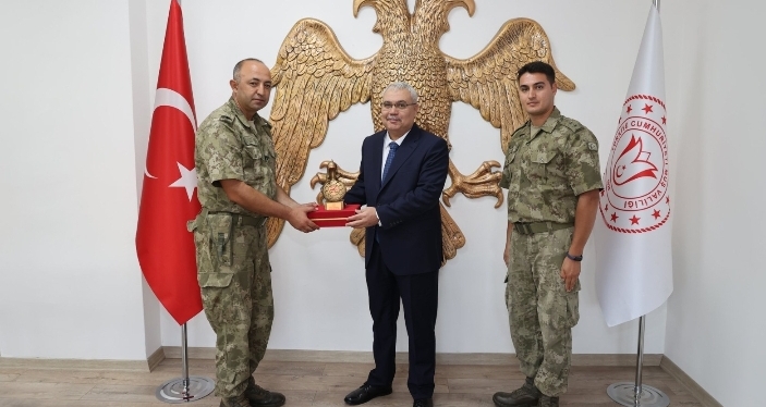 Yeni görevinde başarılar komutanım! Binbaşı Doğusoy Muş’a veda etti