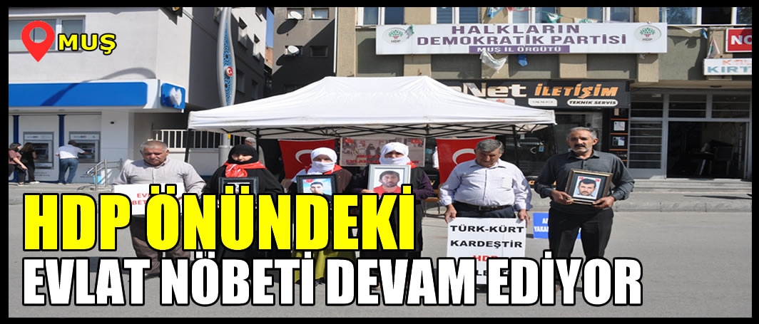HDP önündeki evlat nöbeti devam ediyor: 4 yıldır oğlu için eylem yapıyor!