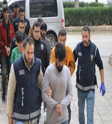 Afganistan uyruklu 8 düzensiz göçmen yakalandı