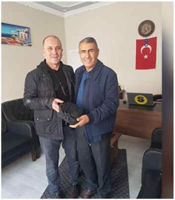 Bulduğu ziynet dolu çantayı sahibine teslim etti
