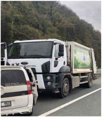 Rize'de kaza! Çöp kamyonu ve otomobil çarpıştı