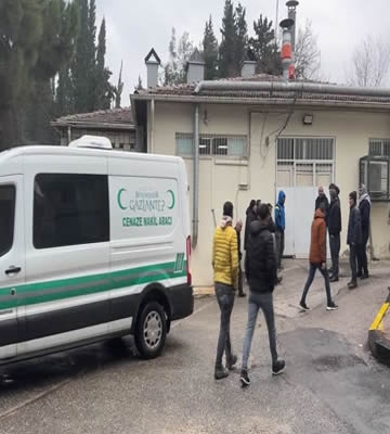 İlk iş gününde yük asansöründen düşen işçi hayatını kaybetti