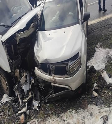 Bingöl'de minibüs ile hafif ticari aracın çarpıştığı kazada 7 kişi yaralandı