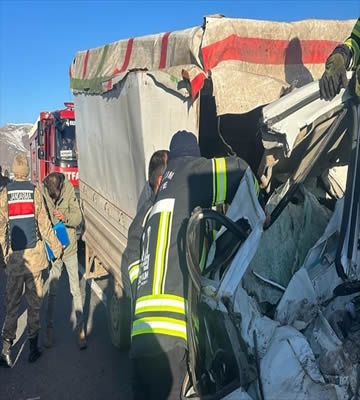 Erzurum'da trafik kazasında 1 kişi öldü, 1 kişi ağır yaralandı