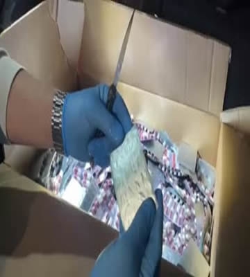 Çekici üzerindeki otomobilde 15 bin uyuşturucu hap ele geçirildi