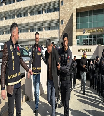 İki grup arasında çıkan silahlı çatışmada gözaltına alınan 25 zanlı adliyede