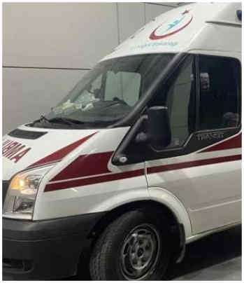 Motosikletle otomobil çarpıştı: 2 yaralı