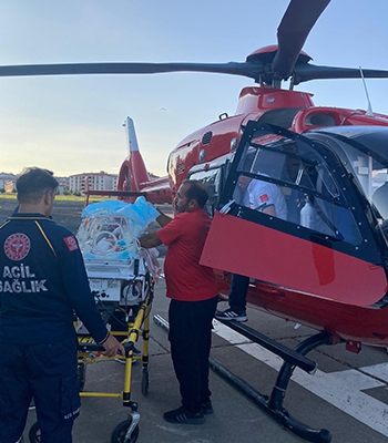 Bingöl'de ambulans helikopter bir günlük bebek için havalandı