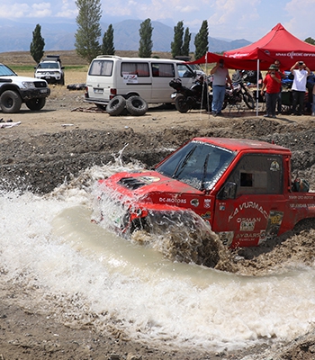 Erzincan’daki off-road yarışları başladı