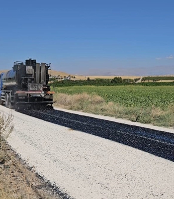 Elazığ'da Fatmalı köyünde yürütülen yol çalışmaları tamamlandı