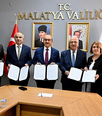 Depremden etkilenen Malatya'da 24 derslikli okul yapımı için protokol imzalandı