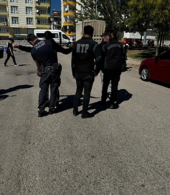 Elazığ'da polis okul önlerinde denetim yaptı