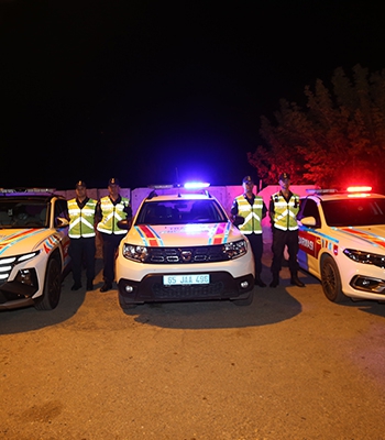 Van'da jandarma ekiplerinden Medar Mobil Hız Tespit Sistemi ile trafik denetimi