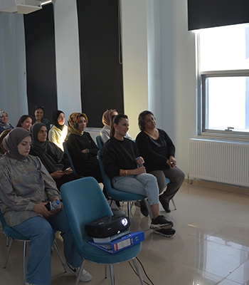 Bitlis'te sağlık çalışanlarına eğitim verildi