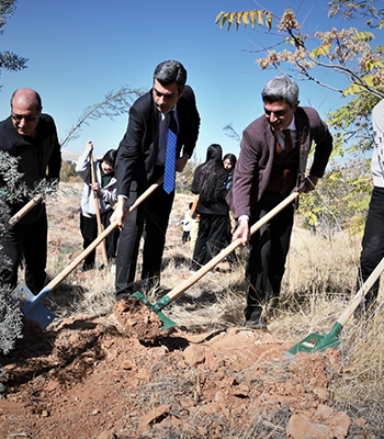 Malatya'da Cumhuriyet Bayramı dolayısıyla fidan dikimi yapıldı