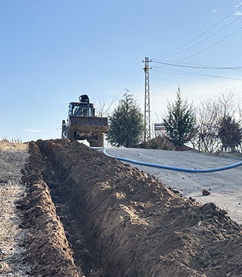 Arapgir'de sulama hattı çalışması devam ediyor