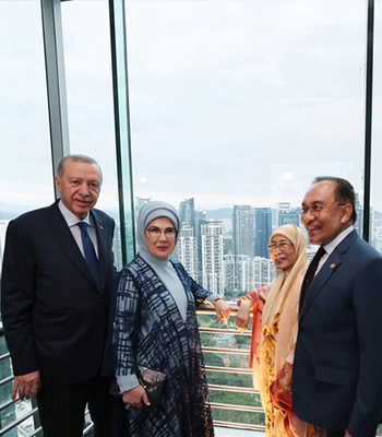 Cumhurbaşkanı Erdoğan, Malezya'da Petronas İkiz Kulelerini ziyaret etti