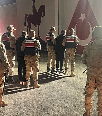 Ardahan'da kaçakçılık operasyonu kapsamında 3 şüpheli tutuklandı