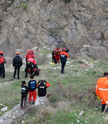 Hakkari'de kayıp kadını arama çalışmaları dördüncü gününde devam ediyor
