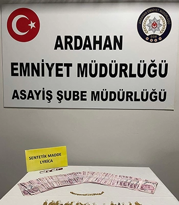 Ardahan'da kuyumcuya sahte altın sattığı öne sürülen 3 şüpheli yakalandı