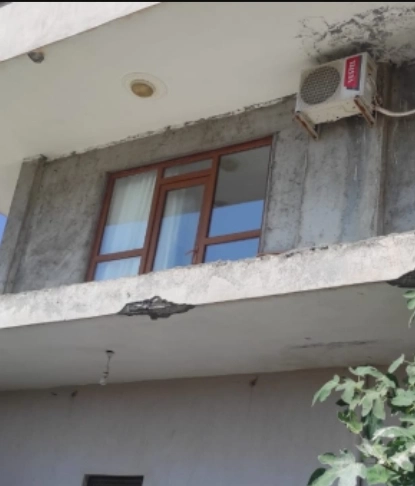 Batman'da balkon çöktü: Ölü ve yaralılar var