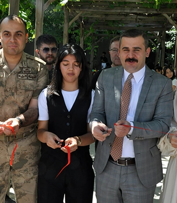Çukurca'da resim sergisi düzenlendi