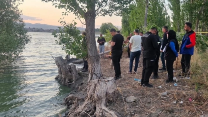 Bulanık Erentepe beldesinde suya giren genç kayboldu