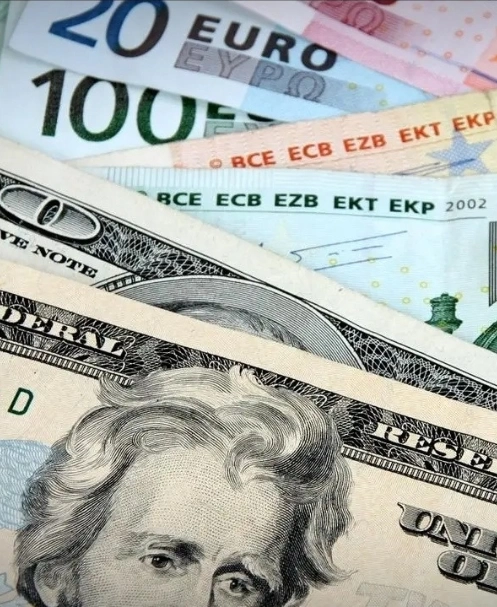 Dolar ve Euro yeni haftada yükselişle açıldı