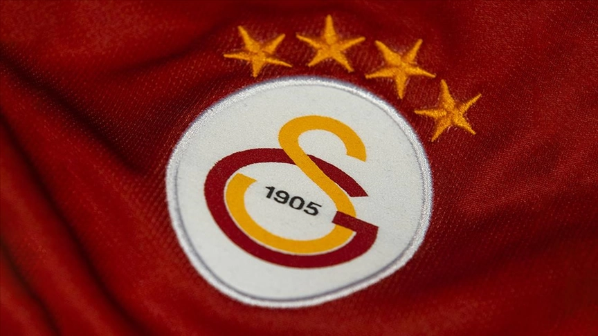 Galatasaray 2 ismin sözleşmelerini uzattı