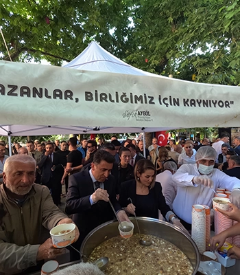 Tunceli'de muharrem ayı dolayısıyla aşure dağıtıldı