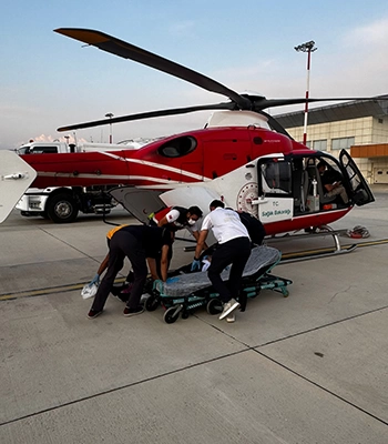 Van'da akciğer ödemi olan hasta, ambulans helikopterle hastaneye kaldırıldı