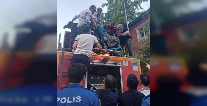 Ağrı'da binada çıkan yangında dumandan etkilenen 15 kişi ekiplerce kurtarıldı