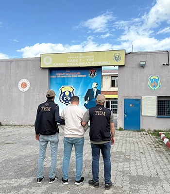 Kars'ta darbe girişimi gecesinde tankla dışarı çıkan firari FETÖ hükümlüsü yakalandı