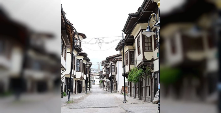 Malatya'da depremlerden etkilenen tescilli 13 tarihi konak yeniden ayağa kaldırılacak