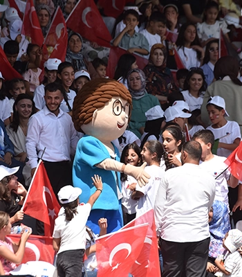 Van'da TÜGVA'nın yaz okulu kapanış programı düzenlendi