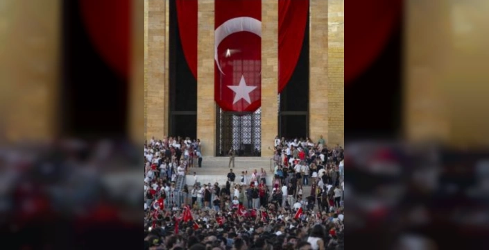 Anıtkabir 30 Ağustos'ta 630 bini aşkın ziyaretçiyi ağırladı