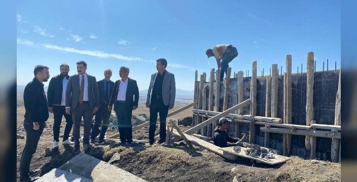 Arpaçay Kaymakamı köylerdeki altyapı çalışmalarını yerinde inceledi