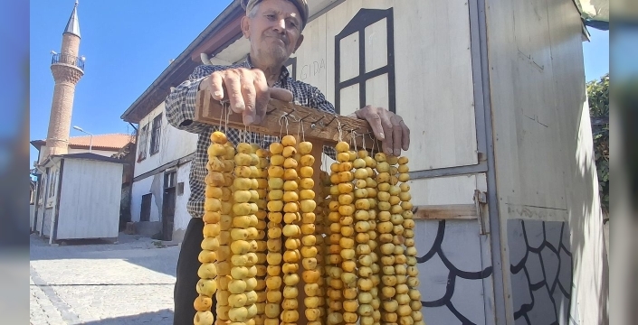 Beypazarı'nda alıç hasadı: Bağı 50 TL'den satılıyor