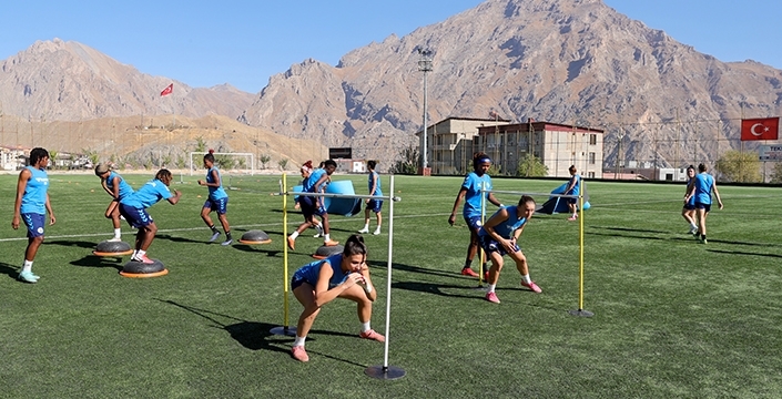 Hakkarigücü Kadın Futbol Takımı yeni sezona iddialı hazırlanıyor